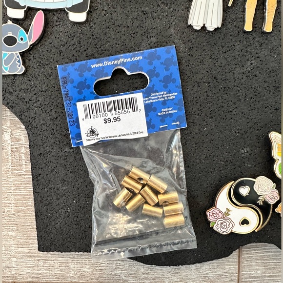 54 Disney Pins & Disney Castle Pin Board Collectors Collectable Trading - Picture 11 of 11